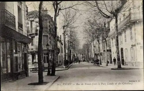 Ak Vichy Allier, Rue des Nimes