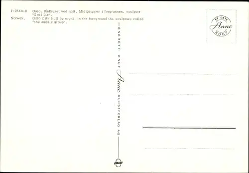Ak Oslo Norwegen, Oslo City Hall by night, Sculpture The middle group