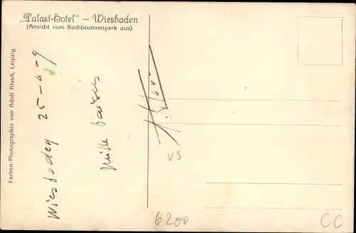 Ak Wiesbaden in Hessen, Blick auf das Palast Hotel vom Kochbrunnenpark aus