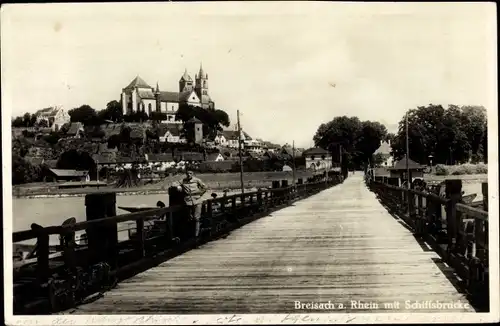 Ak Breisach am Oberrhein Kreis Breisgau Hochschwarzwald, Schiffsbrücke, Kirche, Häuser