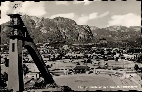 Ak Garmisch Partenkirchen, Blick z. d. Olympiaschanze, Skistation