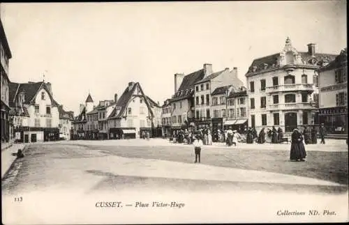 Ak Cusset Allier, Place Victor Hugo