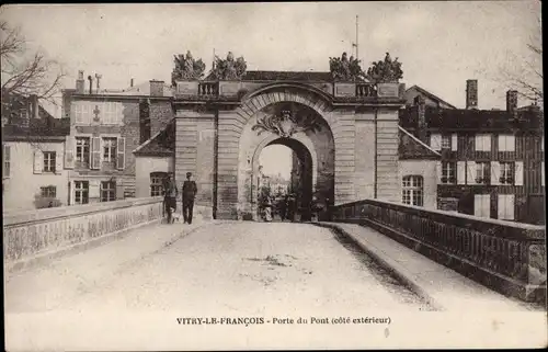 Ak Vitry le François Marne, Porte du Pont