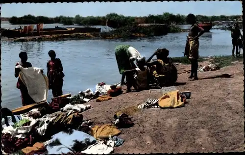 Ak Afrique Noire, La lessive