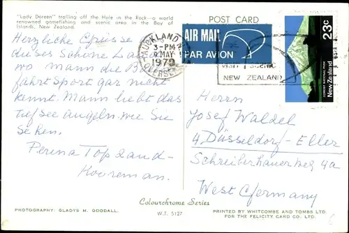 Ak Bay of Islands Neuseeland, Lady Doreen trailing off the Hole in the Rock, Fischerboot