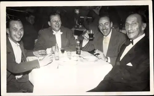 Foto Ak Bagdad Irak, Deutsche Botschaft, Silvester 1954, Direktor Gregor