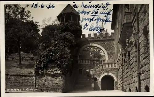 Ak Wiesbaden in Hessen, Römertor