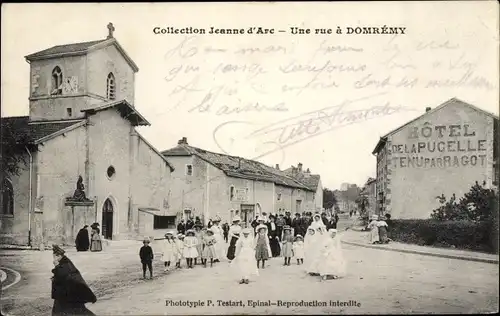 Ak Domrémy la Pucelle Lothringen Vosges, Une rue