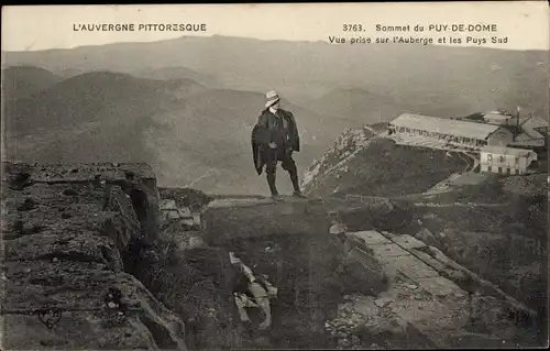 Ak Puy de Dôme, Sommet, Vue prise sur l'Auberge et les Puys Sud