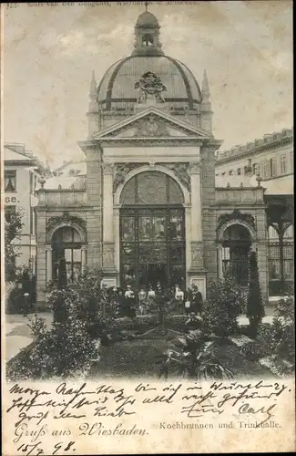 Ak Wiesbaden in Hessen, Kochbrunnen und Trinkhalle