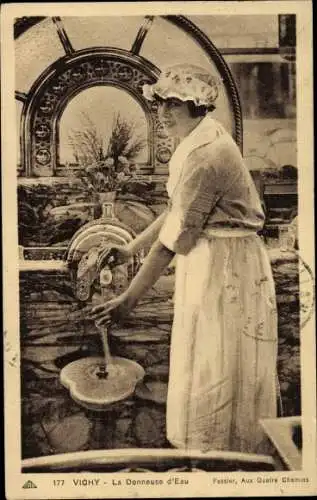 Ak Vichy Allier, La Donneuse d'Eau