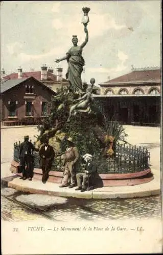 Ak Vichy Allier, Le monument de la place de la Gare