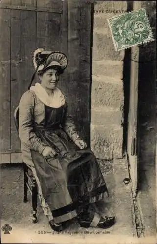 Ak Allier, Type du Centre, Jeune Bourbonnaise, Frau in Tracht