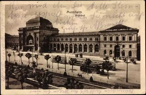 Ak Mannheim in Baden, Bahnhof, Straßenbahnen