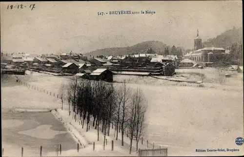 Ak Bruyères Vosges, sous la Neige, Winteransicht