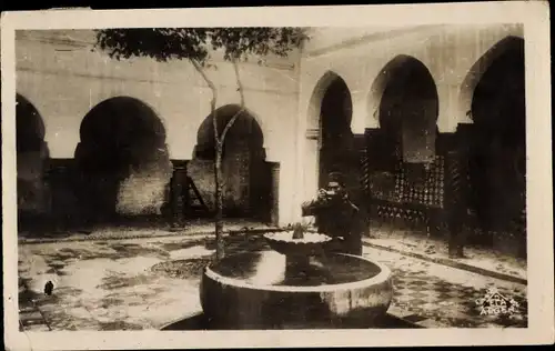 Ak Miliana Algerien, Cour de la Moquée