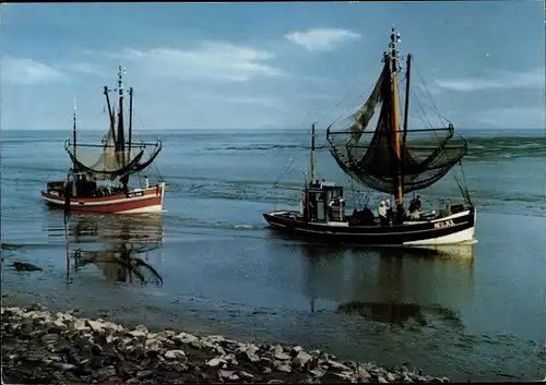 Ak Heimkehrende Fischkutter an der Nordsee