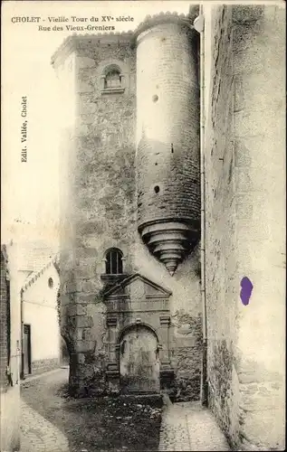Ak Cholet Maine et Loire, Vieille Tour du Xve siecle, Rue des Vieux Greniers