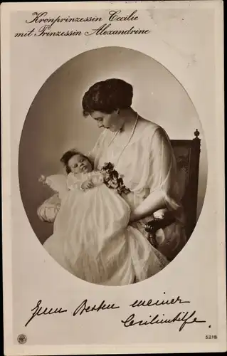 Ak Kronprinzessin Cecilie von Preußen mit Prinzessin Alexandrine, Cecilienhilfe