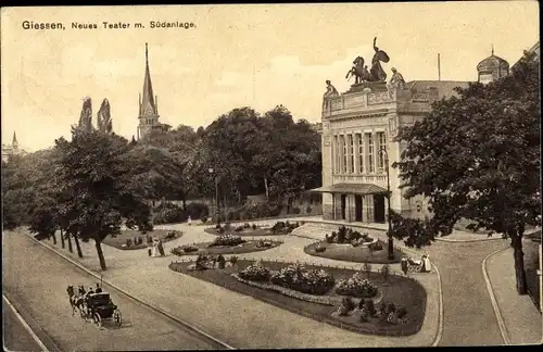 Ak Gießen an der Lahn Hessen, Neues Theater mit Südanlage, Kutsche