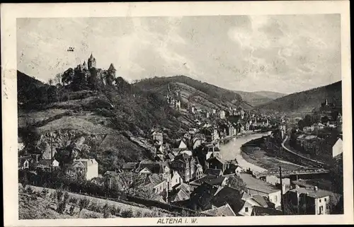 Ak Altena, Blick auf den Ort mit Häusern und Schloss