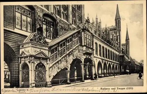 Ak Hansestadt Lübeck, Rathaus und Treppe