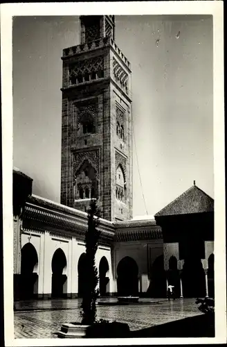Ak Casablanca Marokko, die Neue Moschee, Blick zum Minarett
