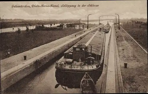 Ak Gelsenkirchen im Ruhrgebiet, Rhein Herne Kanal, Schleppzug in der Schleuse