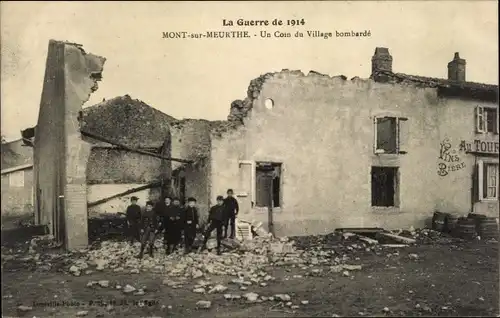 Ak Mont sur Meurthe Meurthe et Moselle, Un Coin du Village bombardé