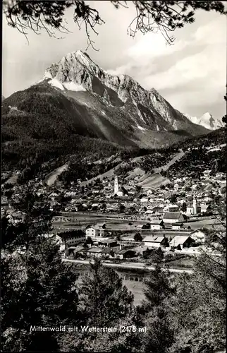 Ak Mittenwald in Oberbayern, Ortsansicht mit Wetterstein