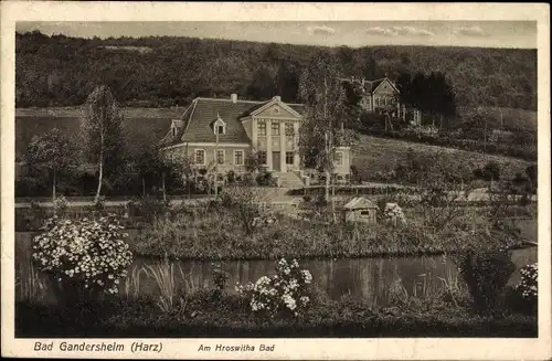 Ak Bad Gandersheim in Niedersachsen, Partie am Hroswitha Bad, Fluss, Wald