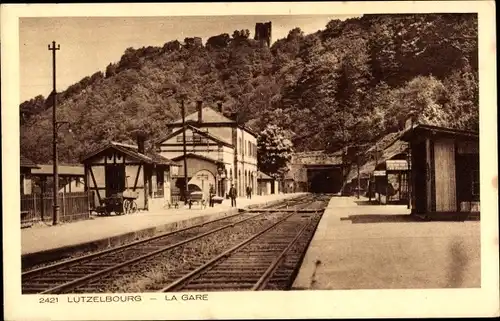Ak Lutzelbourg Lützelburg Lothringen Moselle, La Gare, Bahnhof, Gleisseite