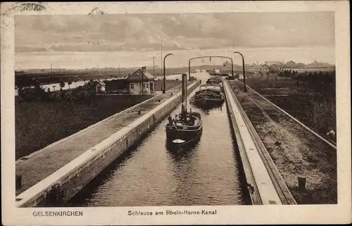 Ak Gelsenkirchen im Ruhrgebiet, Schleuse am Rhein Herne Kanal, Schleppzug