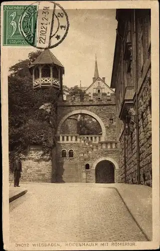 Ak Wiesbaden in Hessen, Heidenmauer mit Römertor