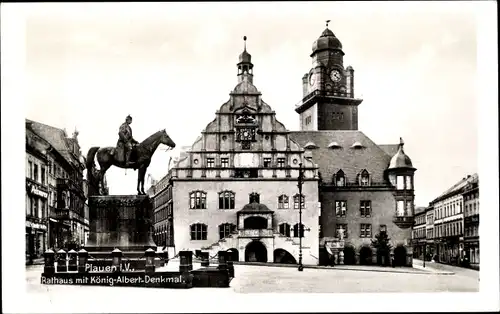 Ak Plauen im Vogtland, Rathaus mit König Albert Denkmal