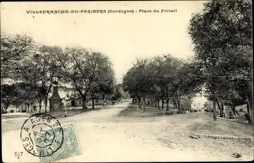 Ak Villefranche du Périgord Dordogne, Place du Foirail