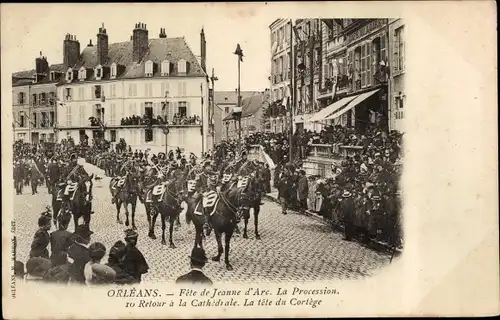 Ak Orléans Loiret, Fete de Jeanne d'Arc, la Procession, Retour a la Cathedrale, la tete du Cortege