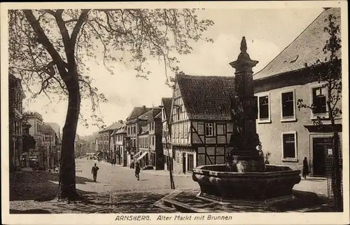 Ak Arnsberg im Sauerland Westfalen, Alter Markt mit Brunnen