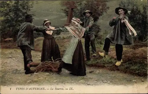 Ak Types d'Auvergne, la Bourree, Tänzer in Trachten