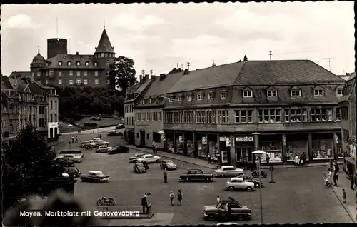 Ak Mayen in der Eifel, Marktplatz mit Genovevaburg