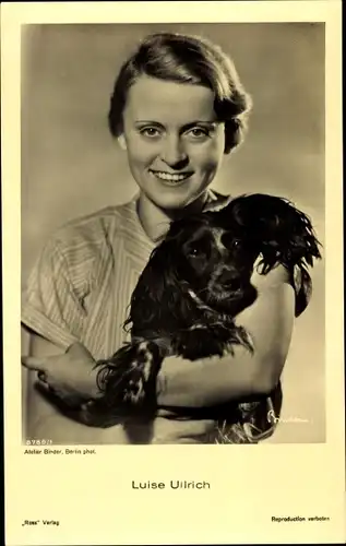 Ak Schauspielerin Luise Ullrich, Portrait, Hund