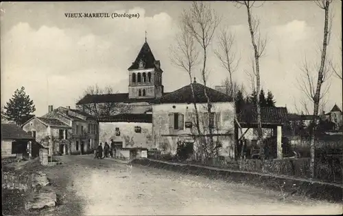 Ak Mareuil Dordogne, Ortsansicht, Straße. Häuser, Kirche