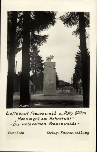 Foto Ak Frauenwald am Rennsteig Ilmenau in Thüringen, Monument am Bohrstuhl