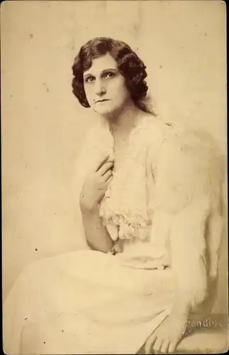 Ak Portrait einer Frau, Margarethe