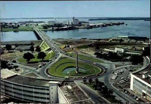 Ak Abidjan Elfenbeinküste, Vue sur la Place de l'Independance