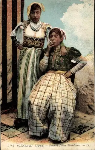 Judaika Ak Tunesien, Scenes et Types, Femmes Juives, rauchende Frau