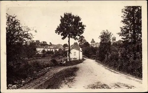 Ak Varaignes Dordogne, Ortsansicht, Straße