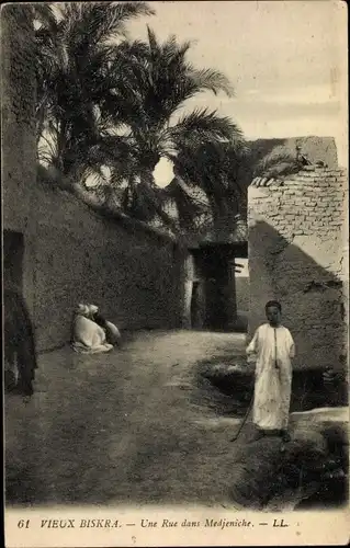 Ak Biskra Algerien, Rue dans Medjeniche