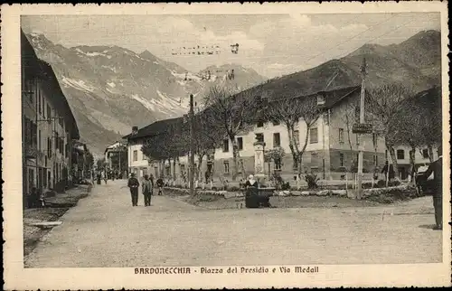 Ak Bardonecchia Piemonte Italien, Piazza del Presidia e Via Medail