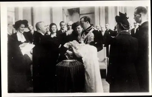 Foto Ak Utrecht Niederlande, Juliana der Niederlande, Bernhard, Taufe von Prinzessin Marijke 1947